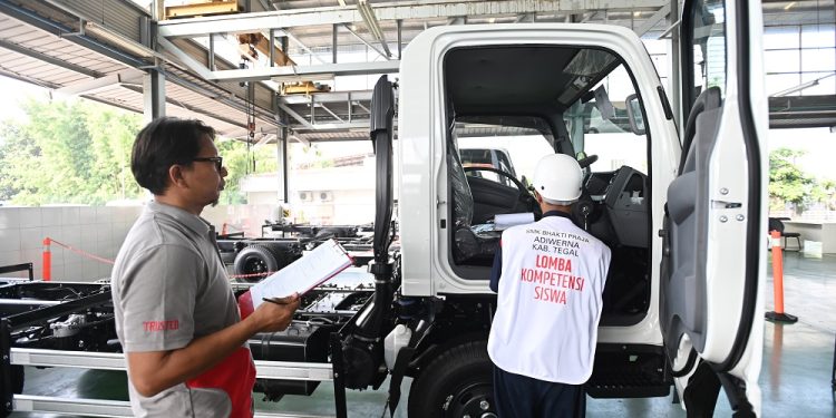 Tingkatkan Kompetensi Mekanik dan Siswa SMK, Isuzu Adakan Kompetisi Adu Skill