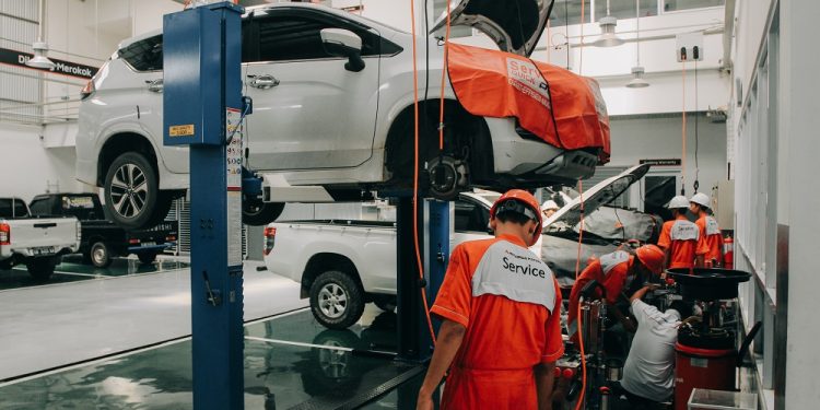 Mitsubishi Resmikan Dua Diler Baru di Kalimantan Timur, Potensi Konsumen Pertambangan dan Perkebunan
