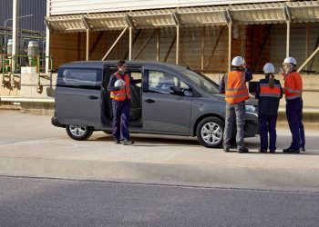 Nissan Townstar Crew Van Meluncur di Eropa, Punya Ruang Kargo Yang Fleksibel