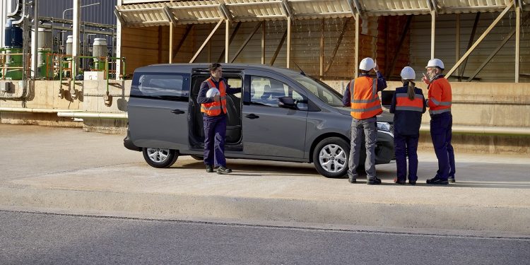 Nissan Townstar Crew Van Meluncur di Eropa, Punya Ruang Kargo Yang Fleksibel