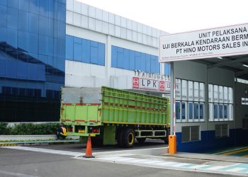 Hino dan Dishub Kota Tangerang Berikan Layanan Uji Berkala Kendaraan Terintegrasi