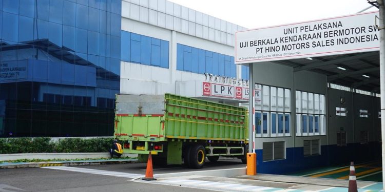 Hino dan Dishub Kota Tangerang Berikan Layanan Uji Berkala Kendaraan Terintegrasi