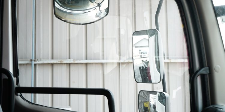 DCVI Ungkap Posisi Berkendara Truk Mercedes-Benz Axor yang Aman