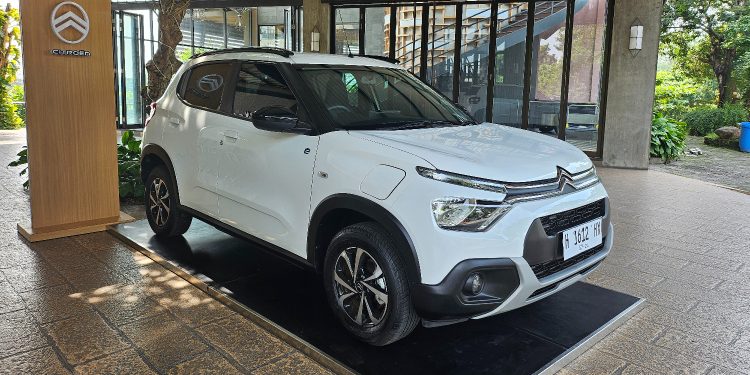 Citroen Serahkan Unit Ë-C3 All Electric Ke Konsumen di Jawa Tengah