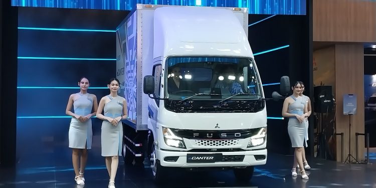 Mitsubishi Fuso Resmi Pasarkan eCanter di 3 Diler Jabodetabek