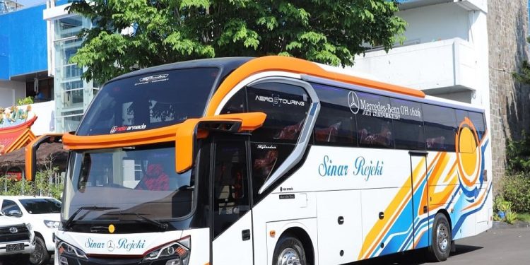 PO Sinar Rejeki Tambah Bus Baru dari Karoseri New Armada