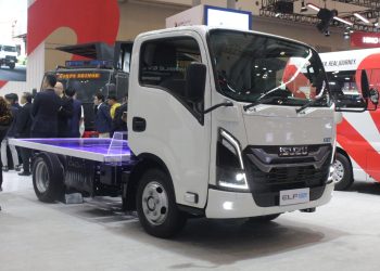 Isuzu Gebrak GIIAS 2024 Dengan Inovasi Baru, Ada Mobile Charging Station