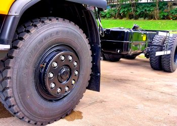 Ternyata Ini Alasan Truk dan Bus Besar Pakai Ban Ganda di Bagian Belakang