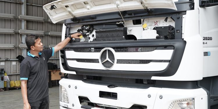 Penting Dilakukan Pengemudi Sebelum Mengendarai Truk Mercedes-Benz Axor