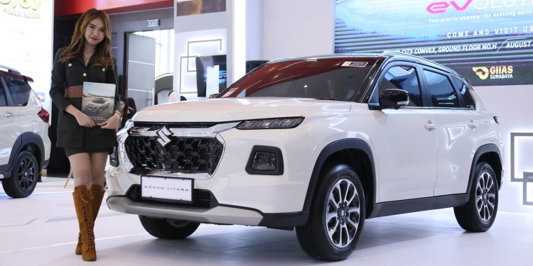 Suzuki Gencarkan Penggunaan Kendaraan Ramah Lingkungan di GIIAS Surabaya 2024