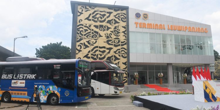 Layaknya Mall, Terminal Leuwipanjang, Bandung Jadi Contoh Terminal Bus Modern