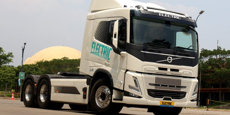 Profil Volvo FM 6x4T Electric, Truk Listrik Eropa Pertama di Indonesia