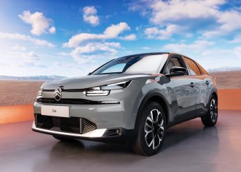 Citroen Luncurkan Dua Sedan Compact C4 dan C4 X di Paris Motor Show 2024