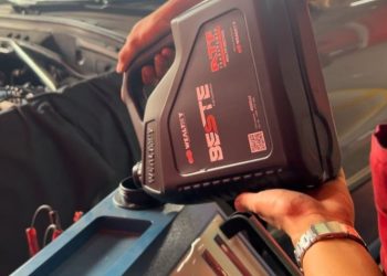 Perlu Perawatan Khusus, Ini Perbedaan Warna Oli Transmisi Matik Baru Dengan yang Lama