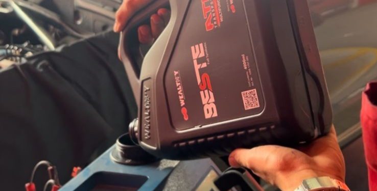 Mengenal Warna Oli Transmisi Matik Dari Baru Hingga Harus Diganti