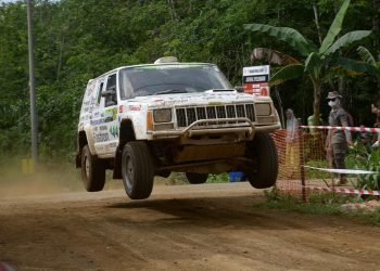 Jeep Cherokee Ini Berhasil Libas Trek Berlumpur di Ajang South Borneo Rally 2024