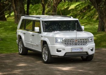 Melihat Mobil MV3 Garuda Limousine yang Digunakan Presiden RI ke Istana Negara