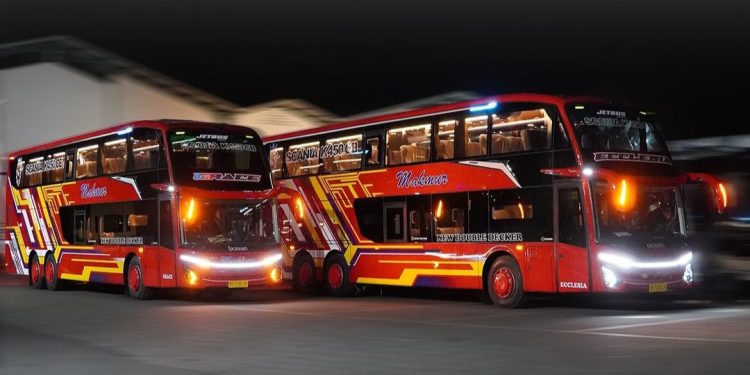 Dua Bus Double Decker PO Makmur Halmahera Meluncur dari Karoseri Adiputro
