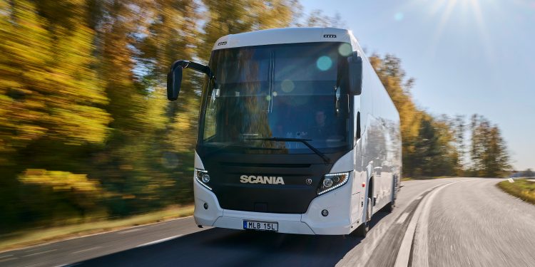 Bus Scania Touring LNG Sabet Penghargaan ‘Sustainable Bus Award 2025’
