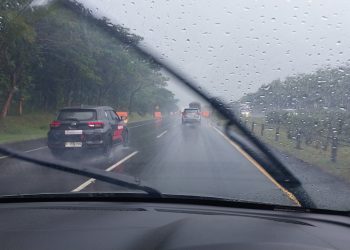 5 Hal yang Perlu Diperhatikan Pemilik Mobil Saat Musim Hujan