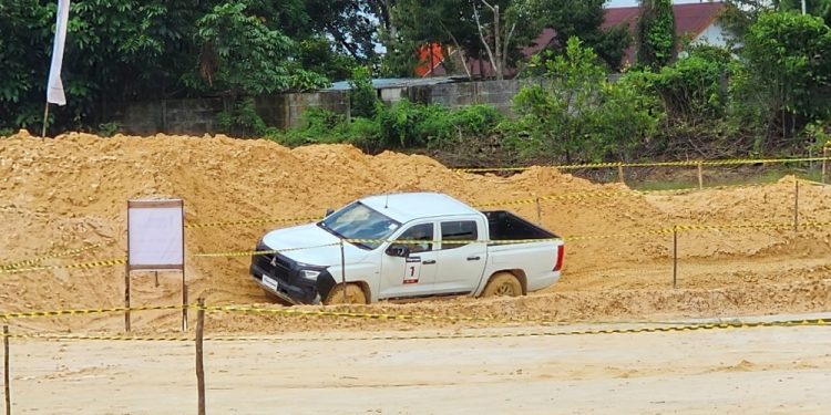 Mitsubishi Motors Ajak 50 Konsumen di Pekanbaru Rasakan Ketangguhan All-New Triton di Trek Off-Road