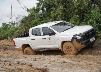 Mitsubishi Motor Kembali Mengajak Konsumen di Balikpapan Rasakan All-New Triton di Trek Off Road