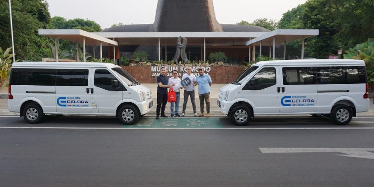 DFSK Gelora E Bakal Layani Pengunjung Jagat Satwa Nusantara di TMII