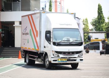 Truk Listrik Mitsubishi Fuso eCanter Milik Yusen Logistics Indonesia Mulai Beroperasi