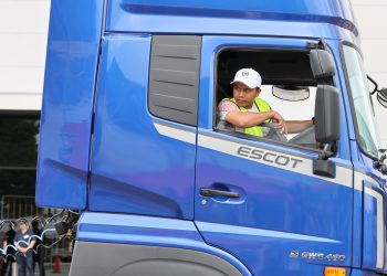 Sopir Truk Indonesia Juarai UD Extra Mile Challenge 2024, Cerminkan Praktik Terbaik di Industri Logistik