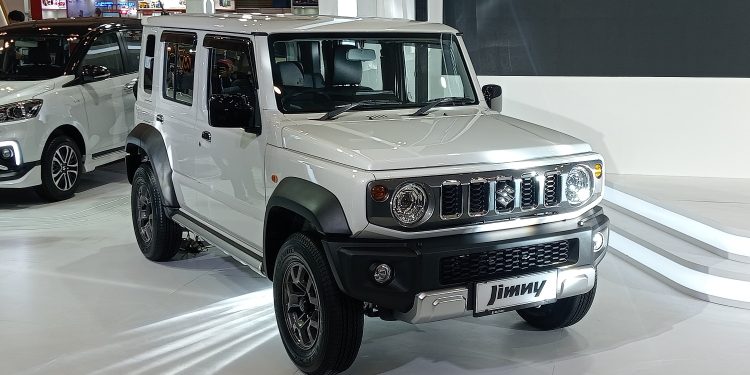 Suzuki Luncurkan Jimny 5-door White Rhino Edition, Ini Perbedaannya