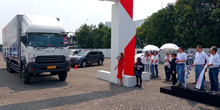 Eksis Selama 5 Dekade, 50 Unit Kendaraan Isuzu Konvoi Dengan Berbagai Aplikasi