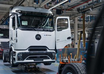 Truk Listrik Mercedes-Benz eActros 600 Resmi Diproduksi Massal