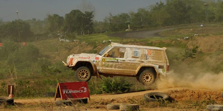 Juara Nasional Rally 2024 Group J, Refly Febriansyah Raih Penghargaan di IMI Award