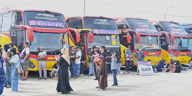 Menhub Lepas Keberangkatan Mudik Gratis Angkutan Jalan Nataru 2024/2025, Ini Rutenya