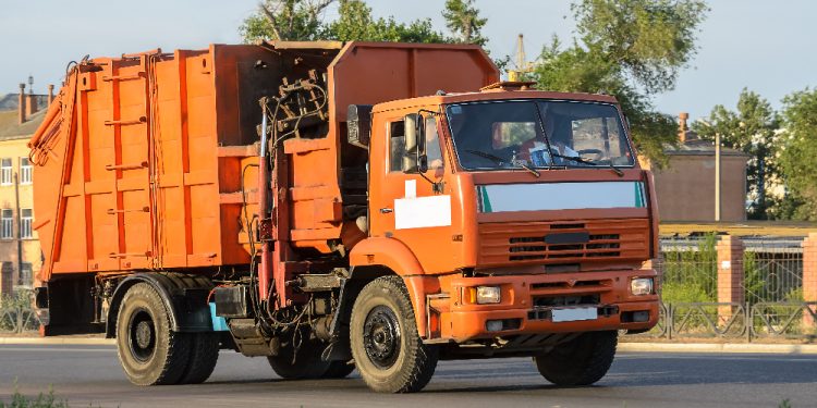 Mengenal Berbagai Jenis Model Truk Sampah dan Kapasitasnya
