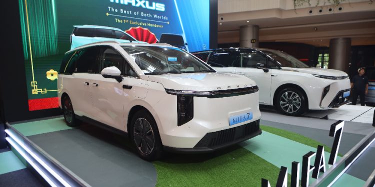 Kurang Dari 2 Bulan, Unit Pertama Maxus Mifa 7 dan Mifa 9 Resmi Diserahkan Ke Konsumen