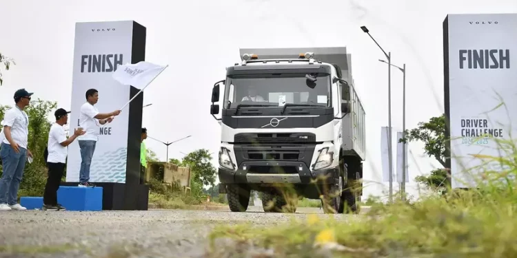 Teknologi Volvo Connect Temukan Sopir Truk Indonesia Yang Kompeten Di Ajang Volvo Trucks Driver Challenge 2024-2025