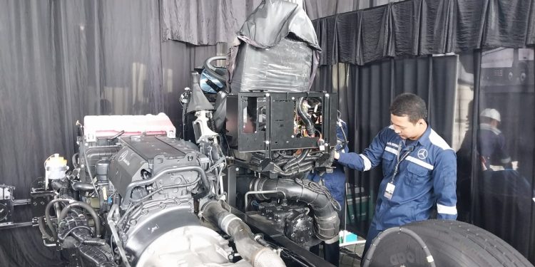 DCVI TechMasters Tingkatkan Kualitas Layanan Purna Jual, Asah Kemampuan Teknisi Bus dan Truk Mercedes-Benz