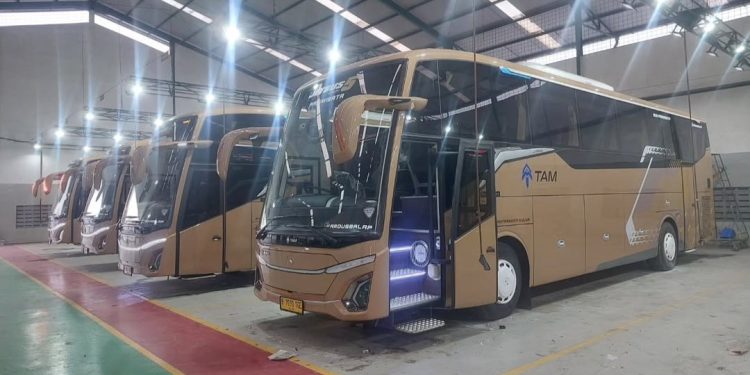 PO TAM Borong 7 Unit Bus Baru Dari Karoseri Adiputro, Pakai 2 Varian Sasis Mercedes-Benz OH1626