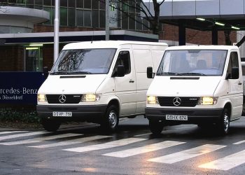Eksistensi Mercedes-Benz Sprinter Selama 30 Tahun, Simak Perjalanannya Dari Generasi Ke Generasi