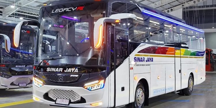PO Sinar Jaya Rilis Bus Baru Bermesin Depan, Andalkan Sasis Mercedes-Benz OF 1623 Air Suspension