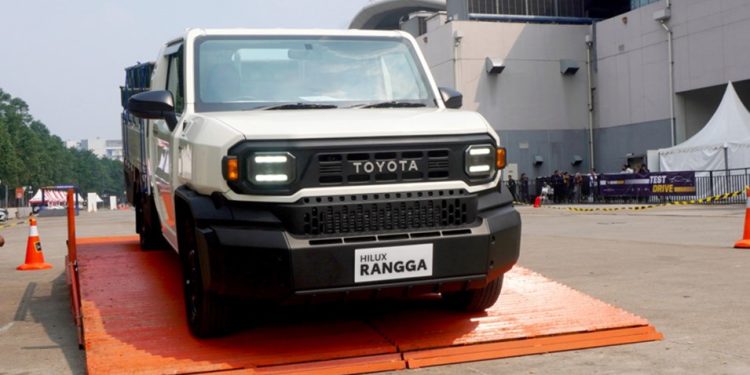 Ganggu Operasional Usaha, Ini Penyebab Transmisi Matik Toyota Hilux Rangga Overheat