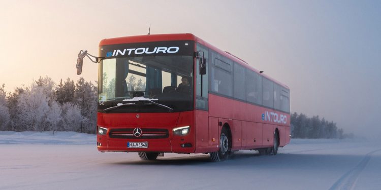 Bus Listrik Mercedes-Benz eIntouro Rampungkan Uji Coba Di Suhu Dingin Ekstrem