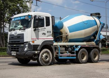 Ternyata Ini Alasan Truk Mixer Lebih Dikenal Dengan Sebutan Truk Molen
