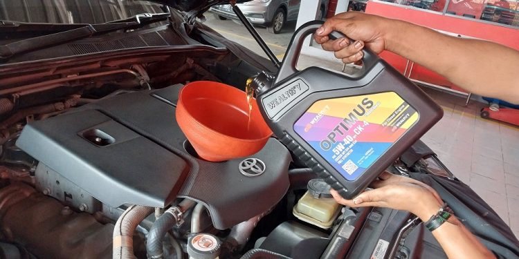Asap Hitam Berlebih dari Knalpot Kendaraan Diesel Tanda Mesin Ada Masalah?