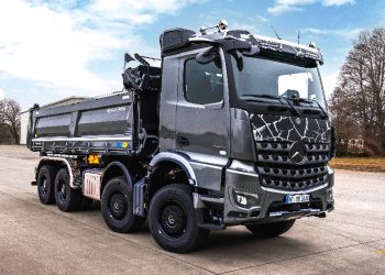 Mercedes-Benz Arocs 3253 8×4 Extent Hanya Tersedia 100 Unit, Ini Perbedaannya