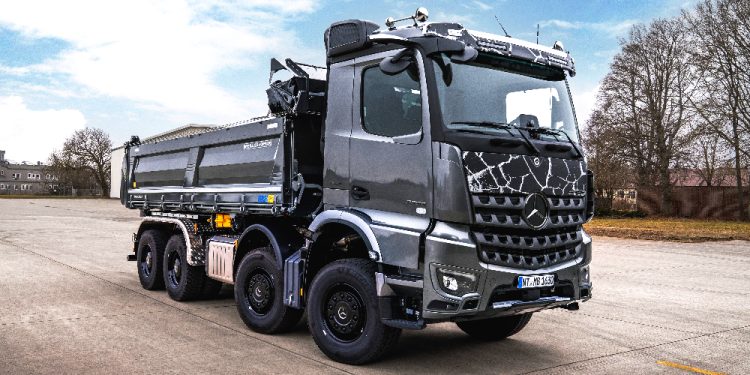 Mercedes-Benz Arocs 3253 8×4 Extent Hanya Tersedia 100 Unit, Ini Perbedaannya