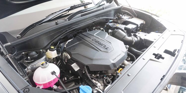 Perjalanan Jauh Mengendarai Mobil Tak Perlu Membuka Kap Mesin Saat Berhenti di Rest Area