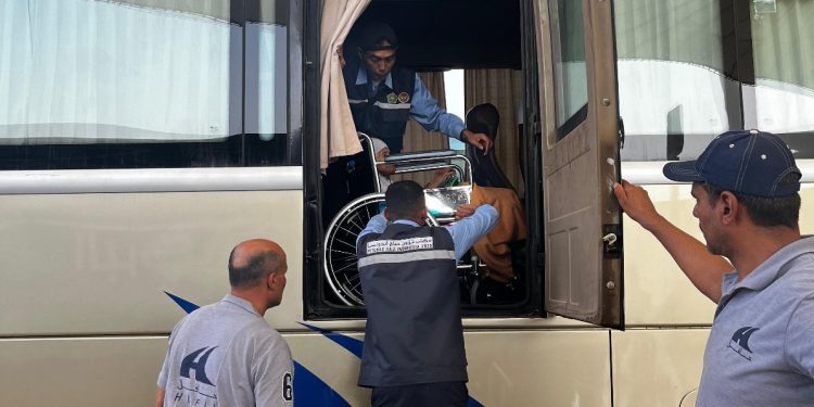 Bus Haji di Bandara Jeddah Punya Lift Khusus Untuk Pengguna Kursi Roda