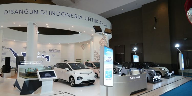 Wuling Motors Catat 282 SPK Pada Ajang PEVS 2025, Air ev Mendominasi